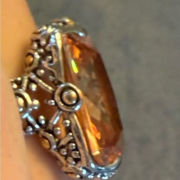 Gemstone Ring with Faceted Cut Topaz colored CZ . - Picture 5 of 5